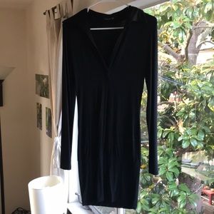 Fitted black dress, v-neck front, size s